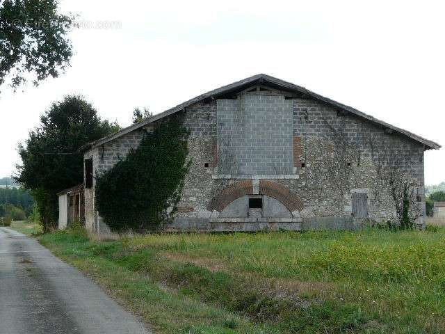 Maison à MONTESQUIEU