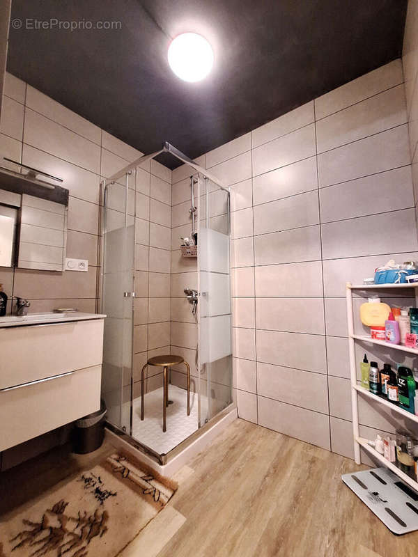 Appartement à MARSEILLE-5E