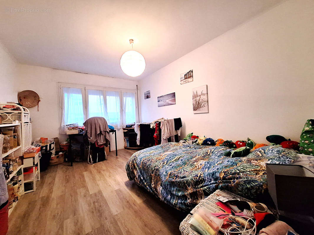 Appartement à MARSEILLE-5E