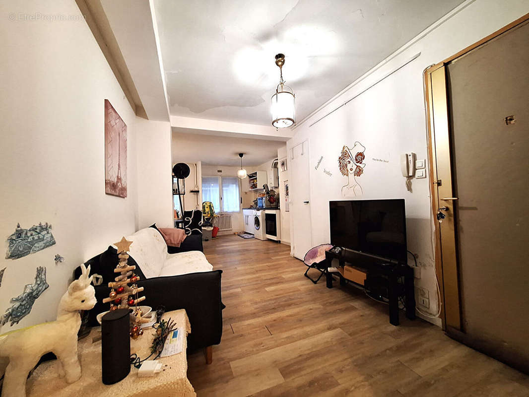 Appartement à MARSEILLE-5E