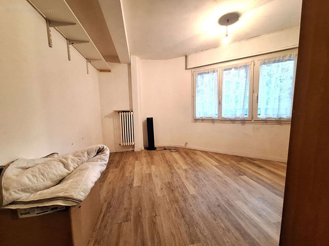 Appartement à MARSEILLE-5E