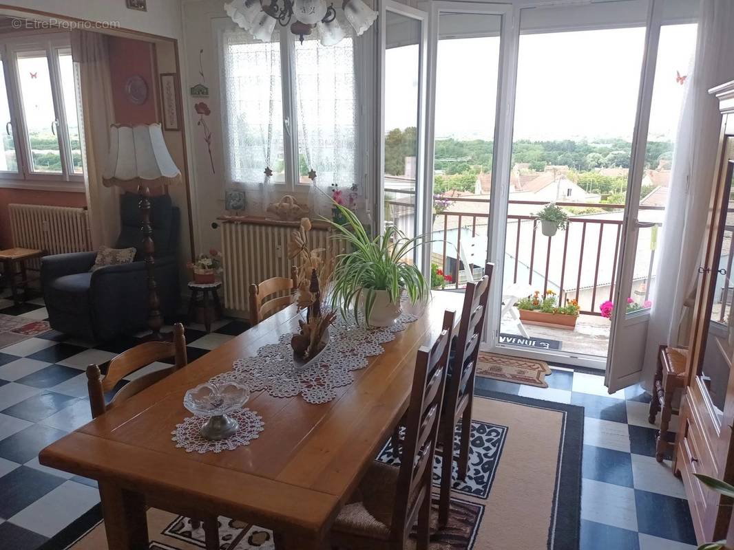 Appartement à MONTCEAU-LES-MINES