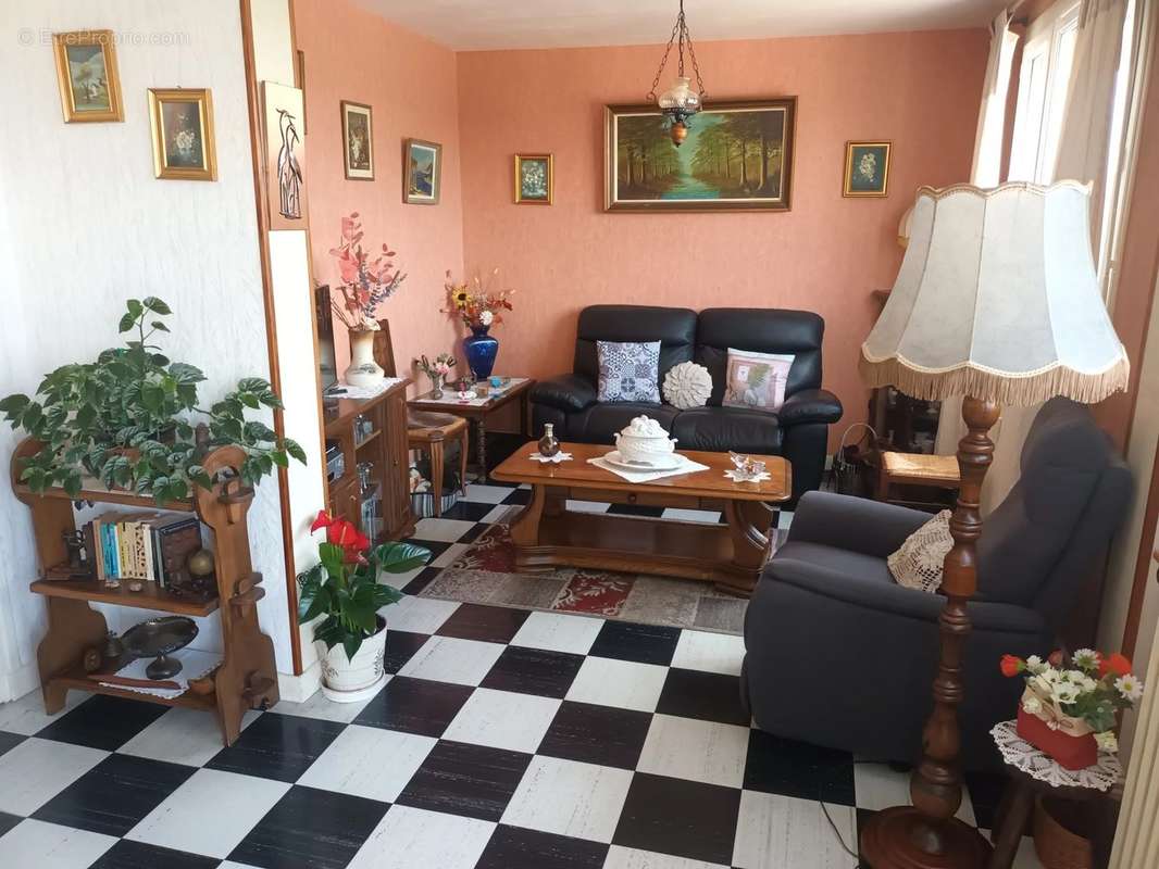 Appartement à MONTCEAU-LES-MINES