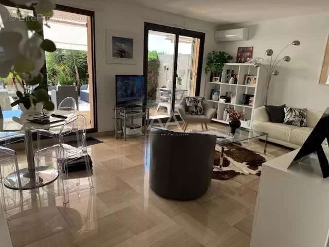 Appartement à VILLENEUVE-LOUBET