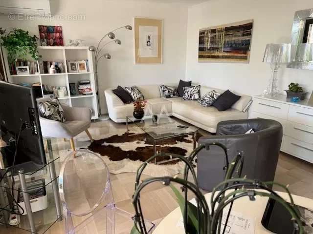 Appartement à VILLENEUVE-LOUBET