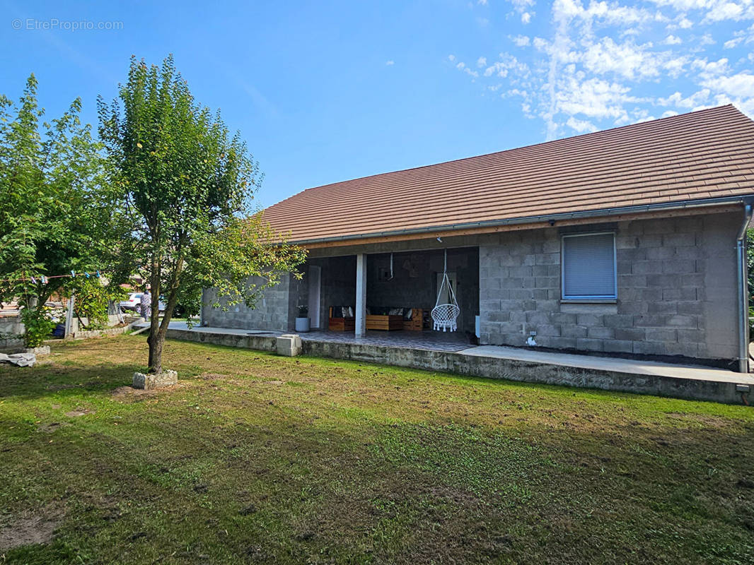 Maison à SAINT-GENIX-SUR-GUIERS