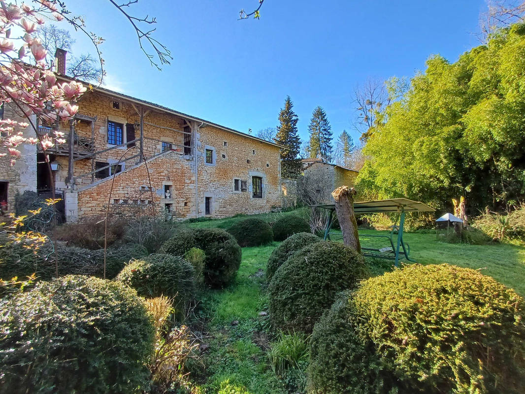 Maison à CHASSENEUIL-SUR-BONNIEURE