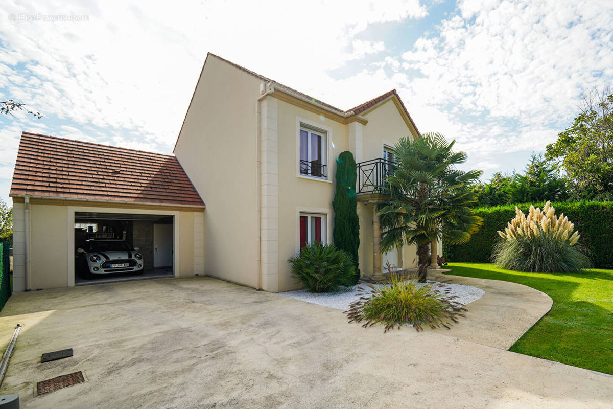 Maison à CONCHES-SUR-GONDOIRE