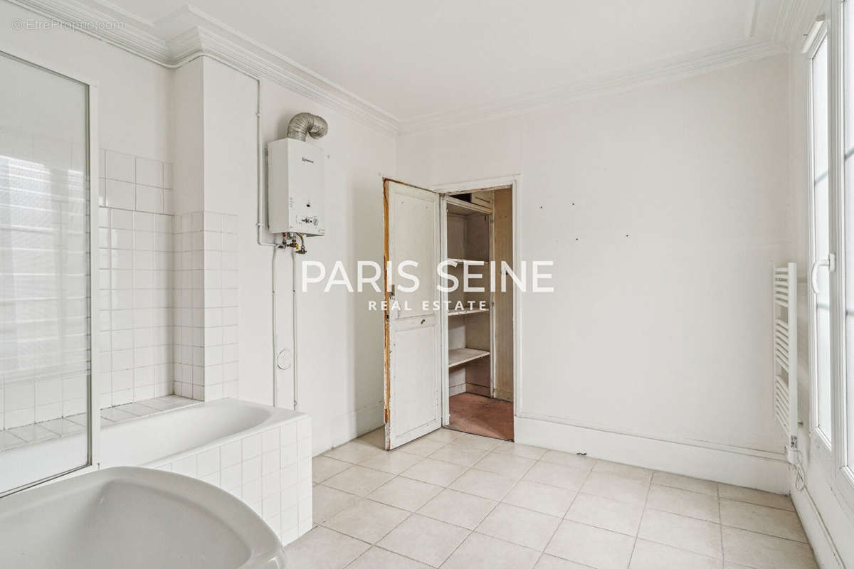 Appartement à PARIS-18E