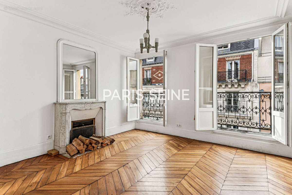 Appartement à PARIS-18E