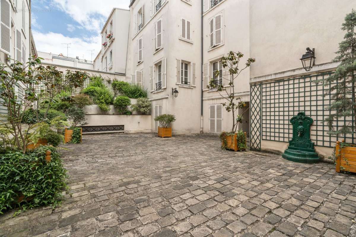 Appartement à PARIS-7E