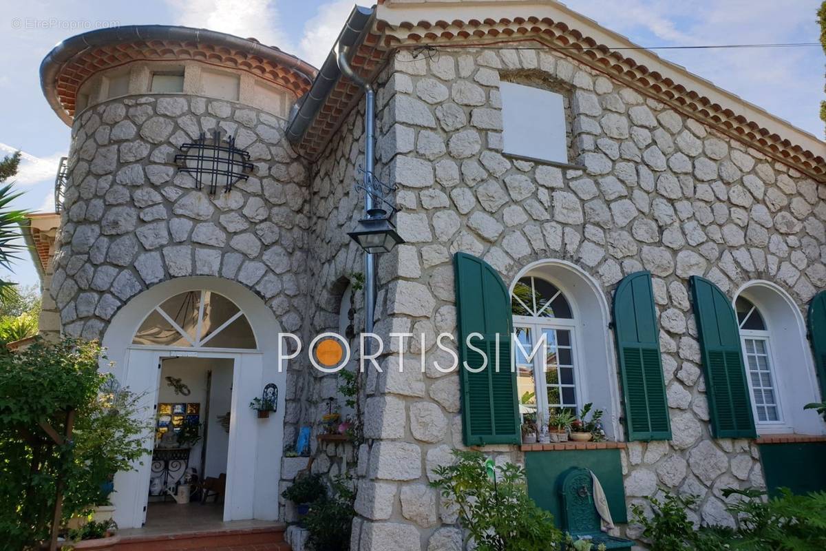 Maison à CAGNES-SUR-MER