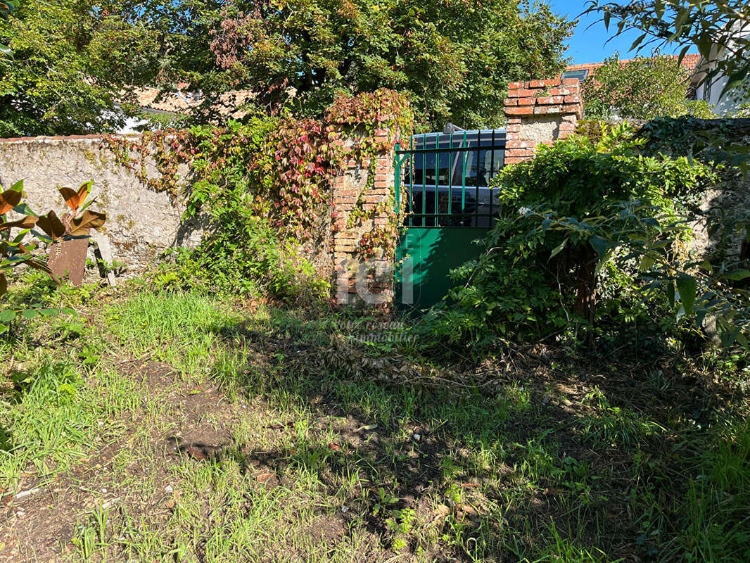 Terrain à LA PLAINE-SUR-MER