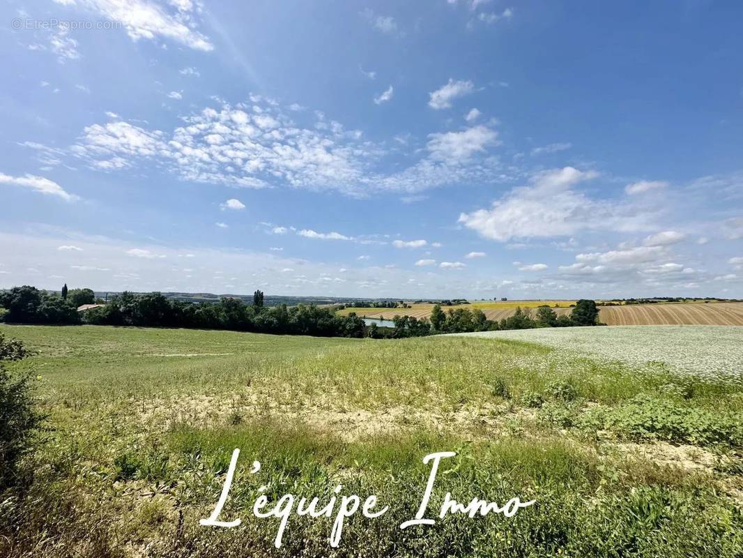 Terrain à L&#039;ISLE-JOURDAIN