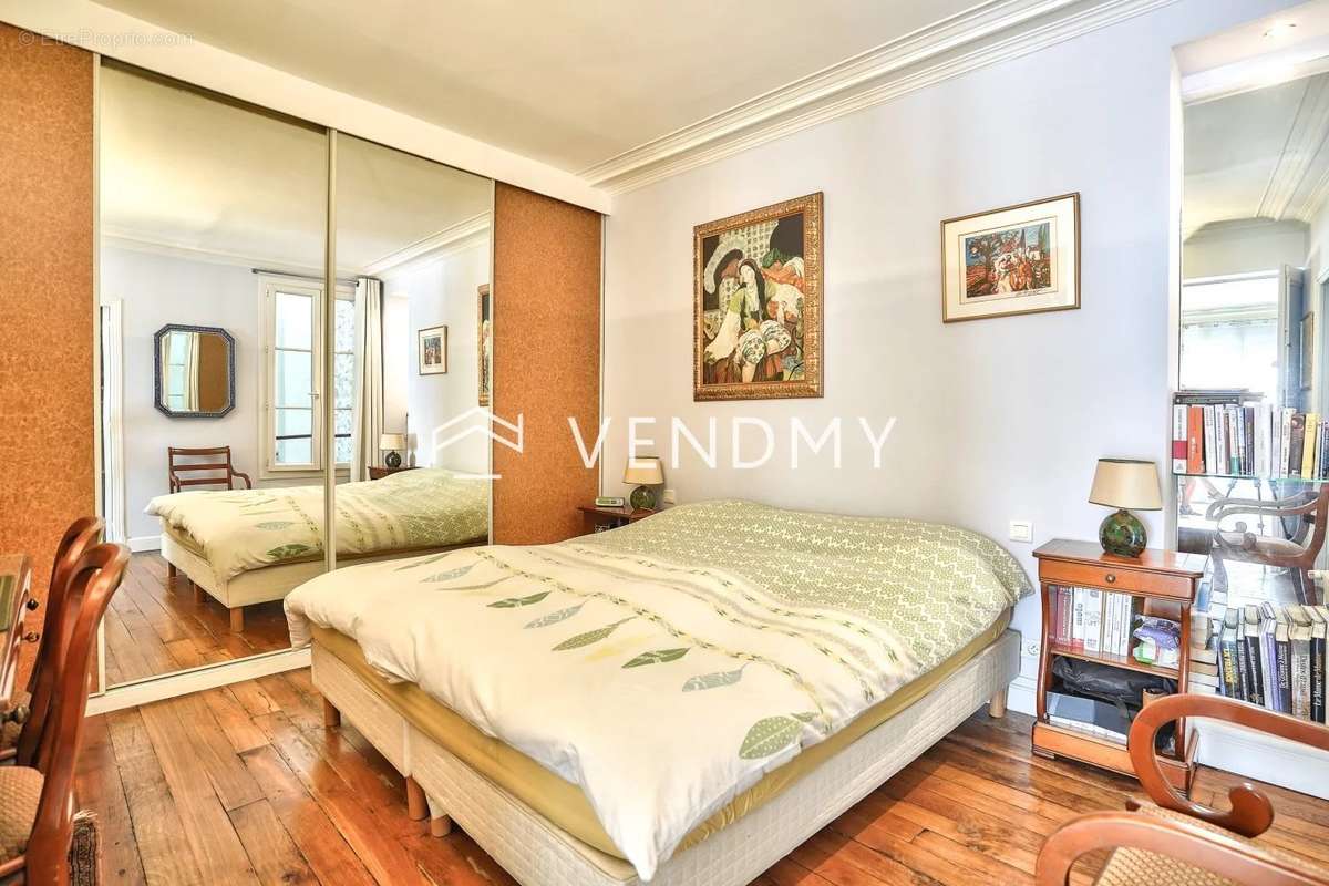 Appartement à PARIS-8E