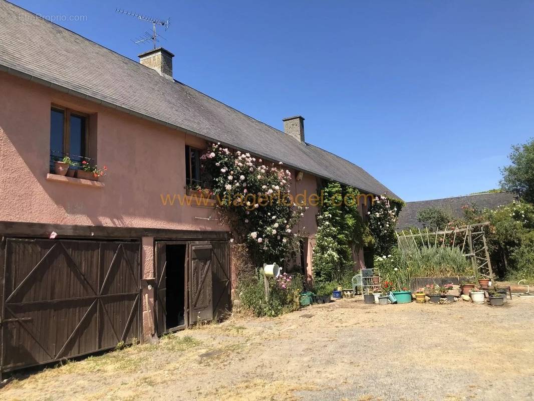 Maison à MONTREUIL-SUR-LOZON