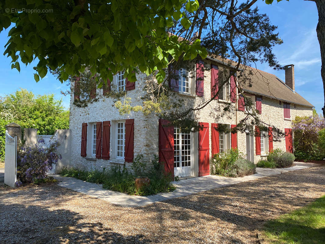 Maison à HOUDAN