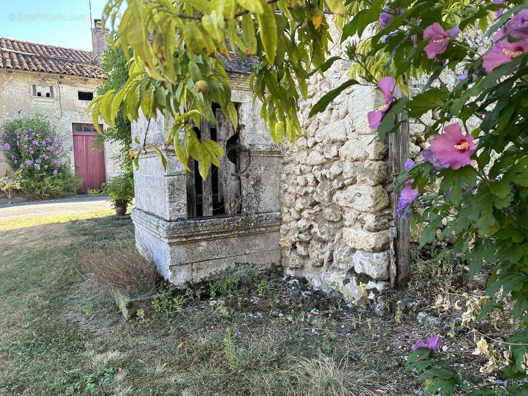 Maison à AUBETERRE-SUR-DRONNE