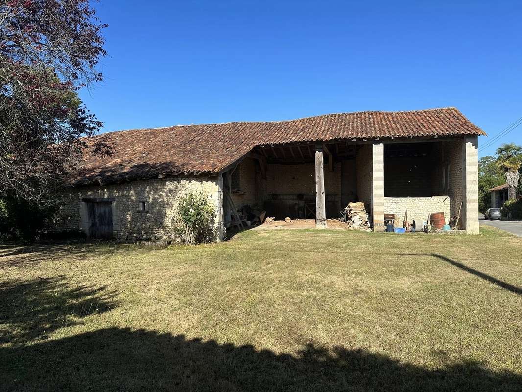 Maison à AUBETERRE-SUR-DRONNE