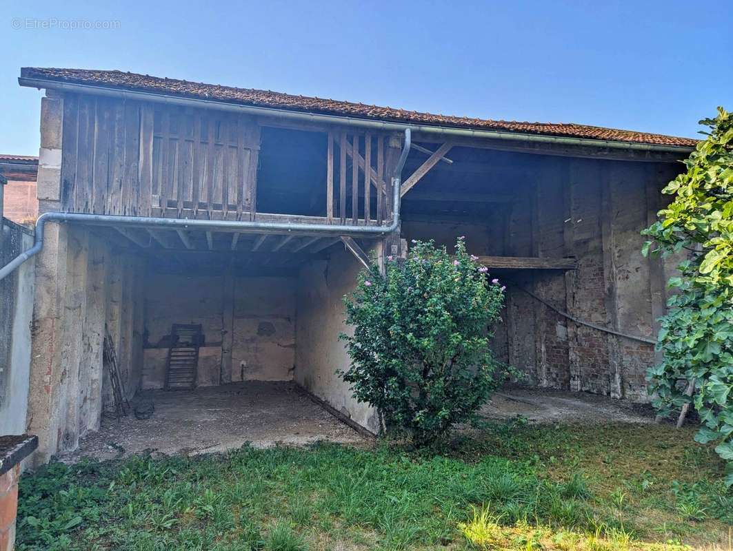 Maison à COULANGES-SUR-YONNE