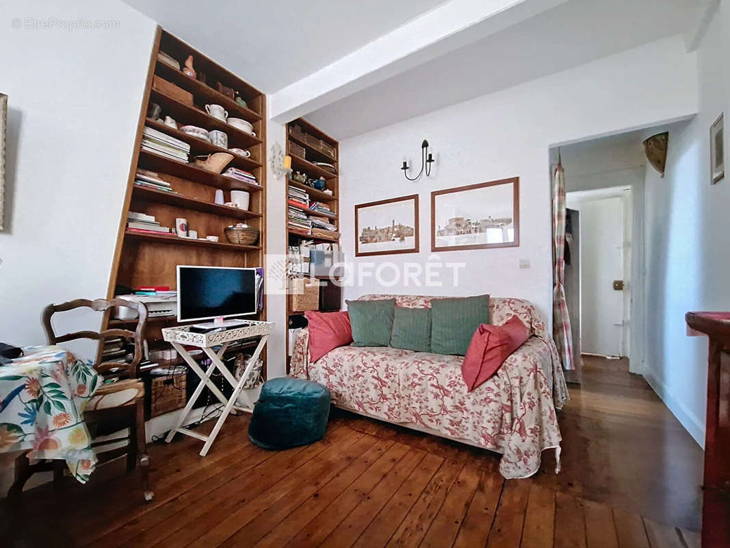 Appartement à PARIS-2E