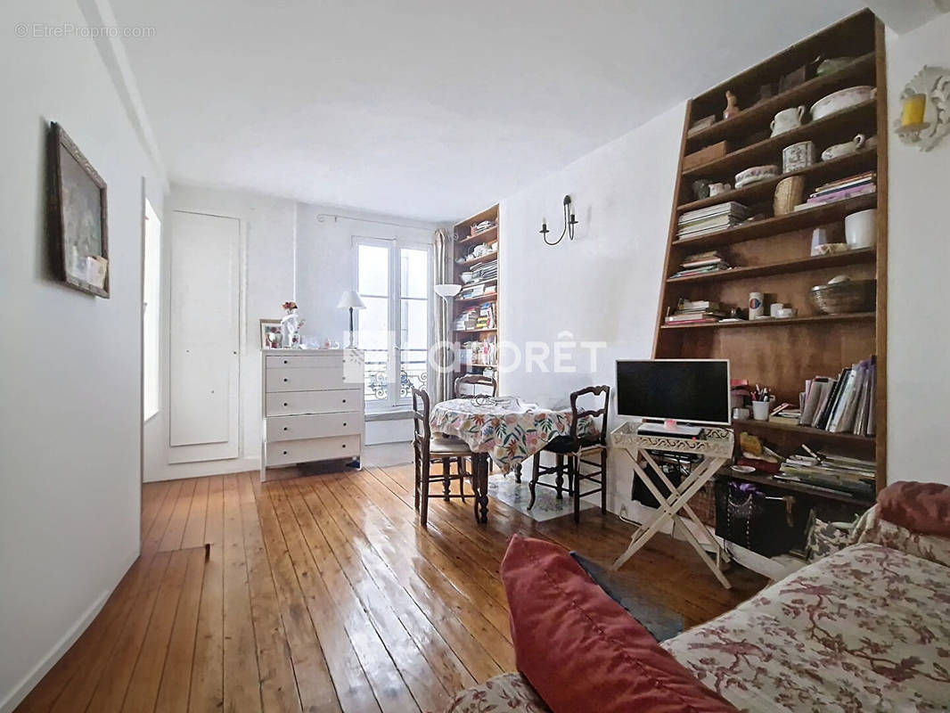 Appartement à PARIS-2E