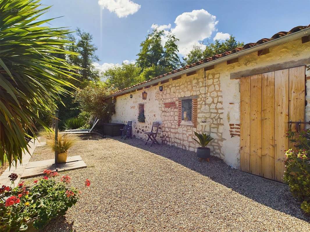 Maison à SAINT-SYLVESTRE-SUR-LOT