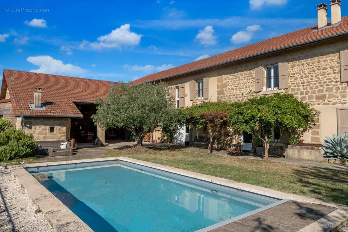 Maison à CHATEAUNEUF-SUR-ISERE