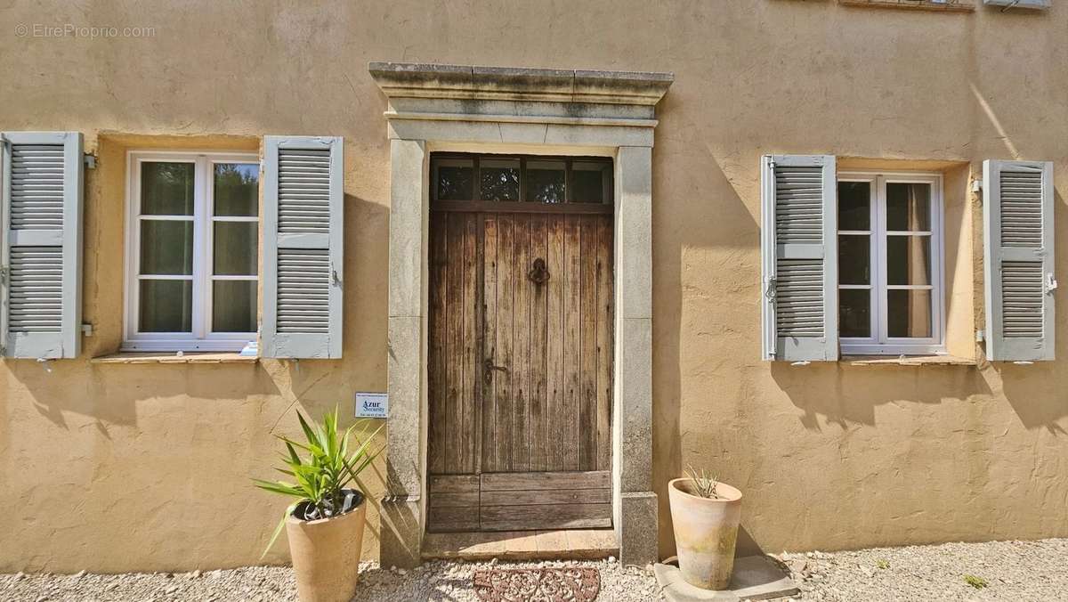 Maison à VALBONNE