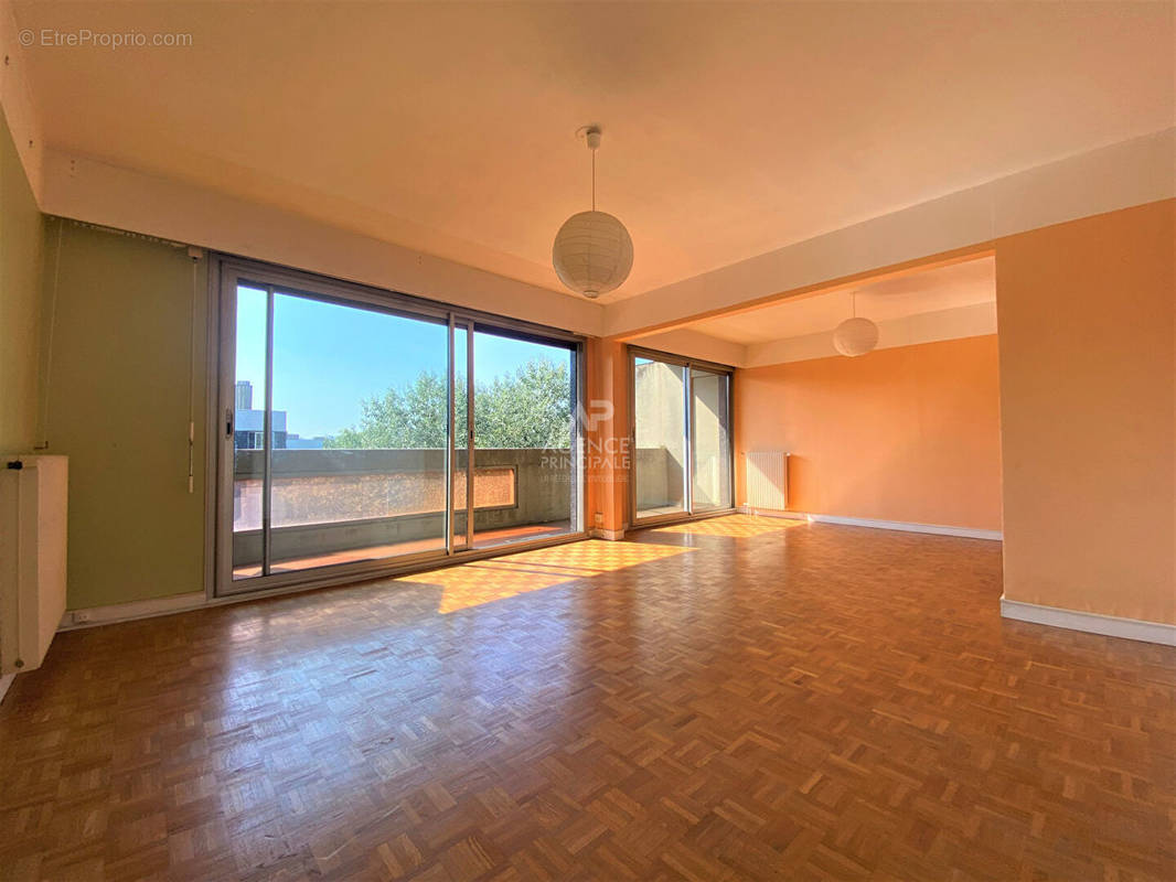 Appartement à NANTERRE