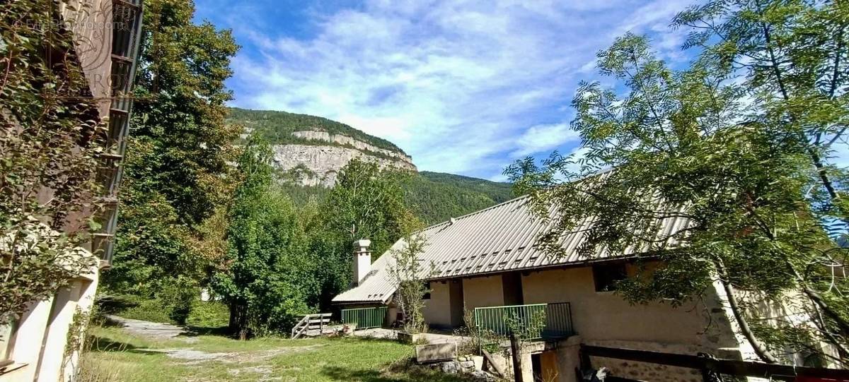 Maison à SAINT-MARTIN-D&#039;ENTRAUNES