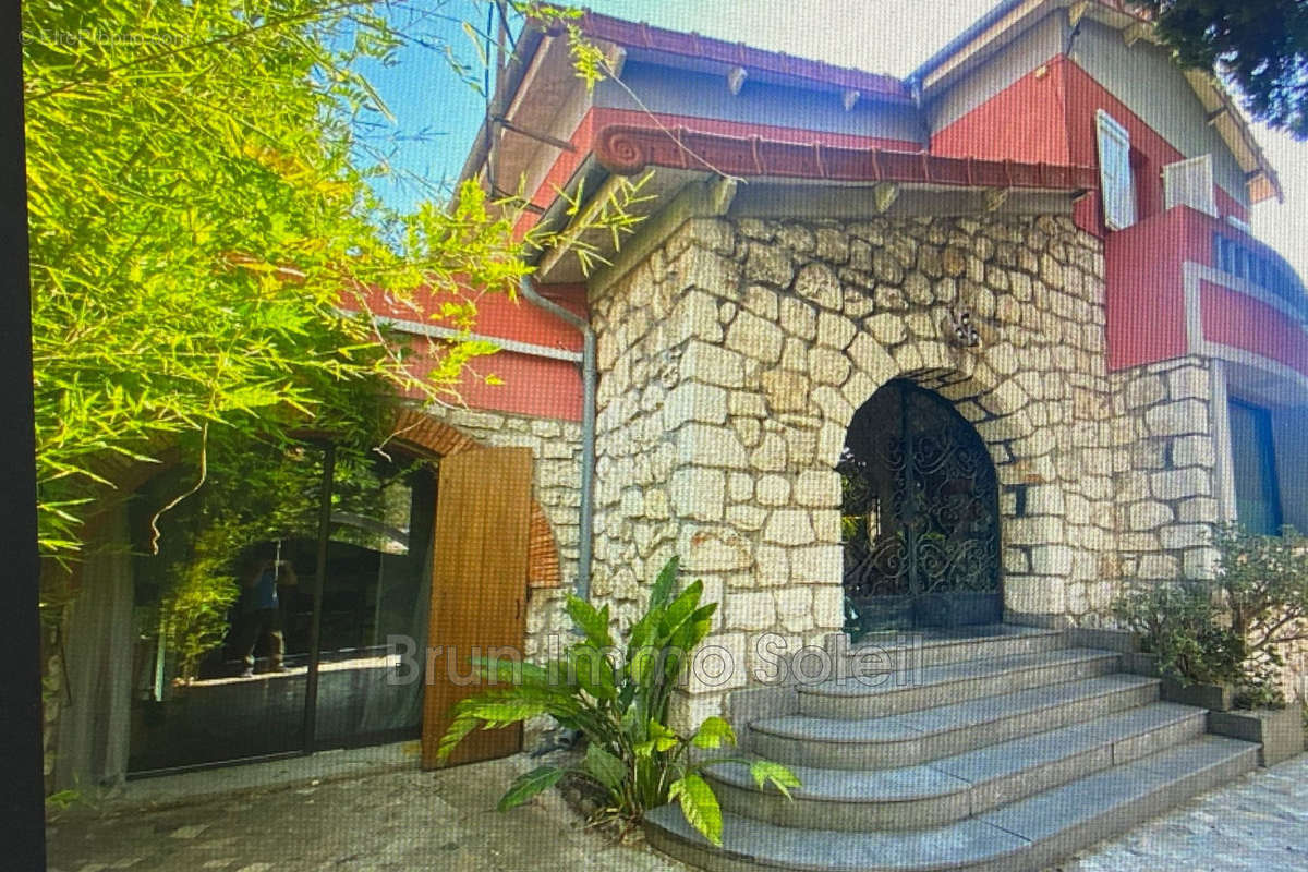 Maison à CAGNES-SUR-MER