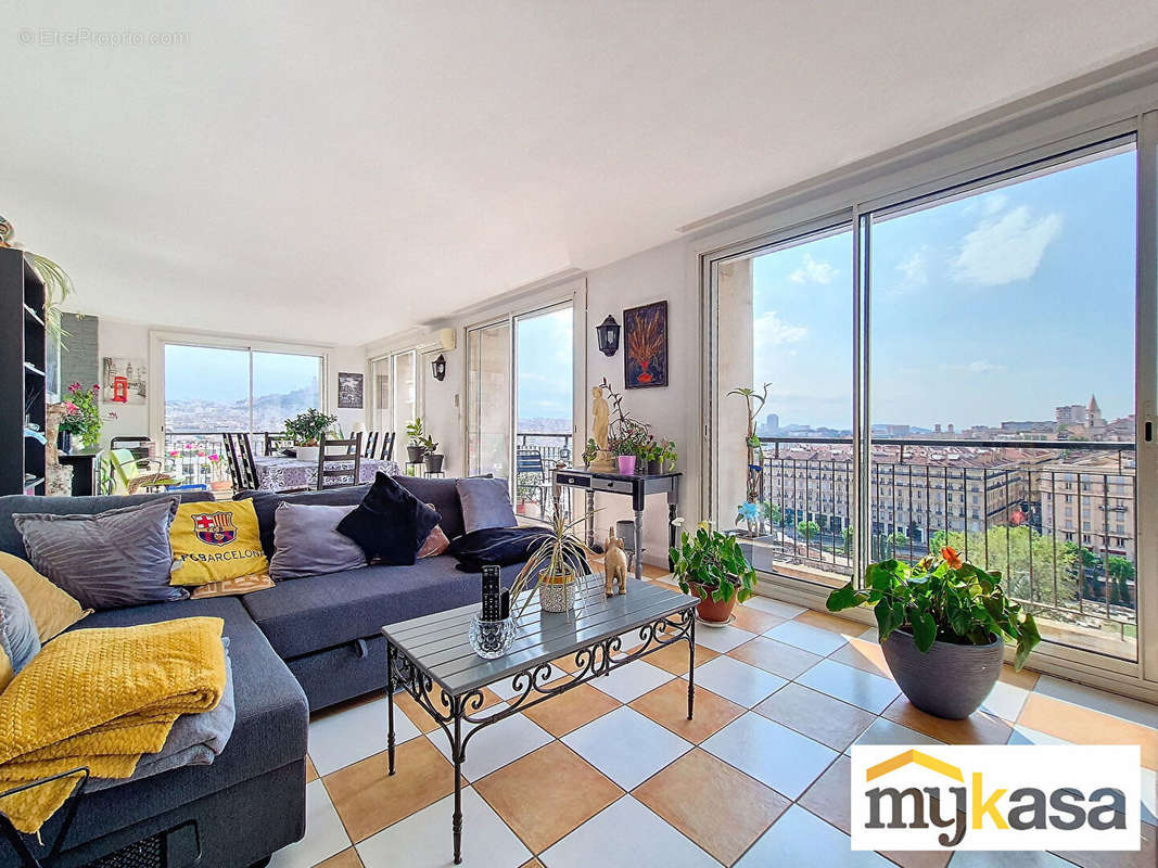 Appartement à MARSEILLE-1E