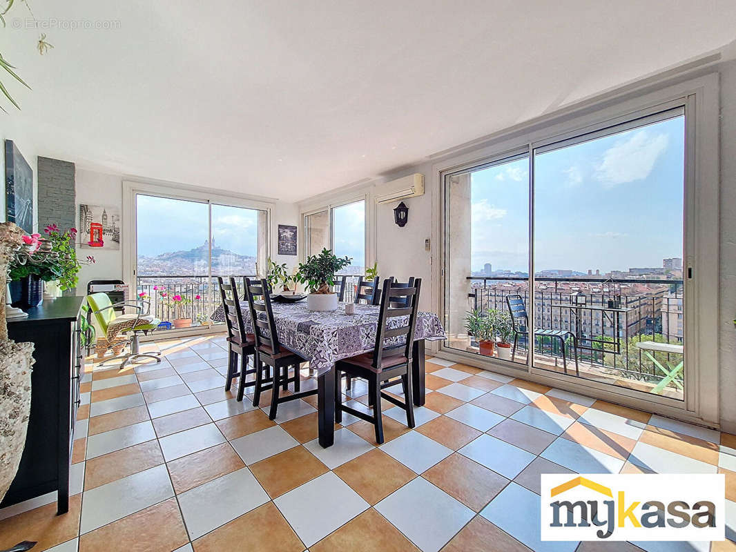 Appartement à MARSEILLE-1E