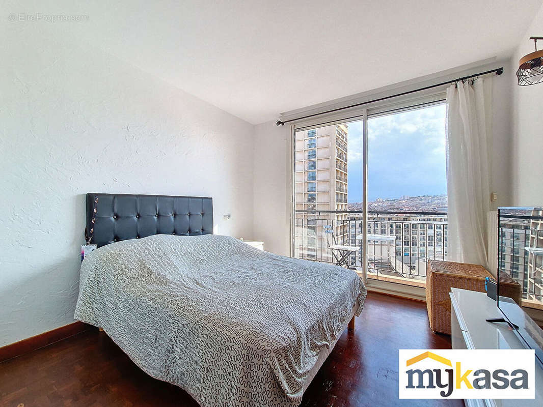 Appartement à MARSEILLE-1E