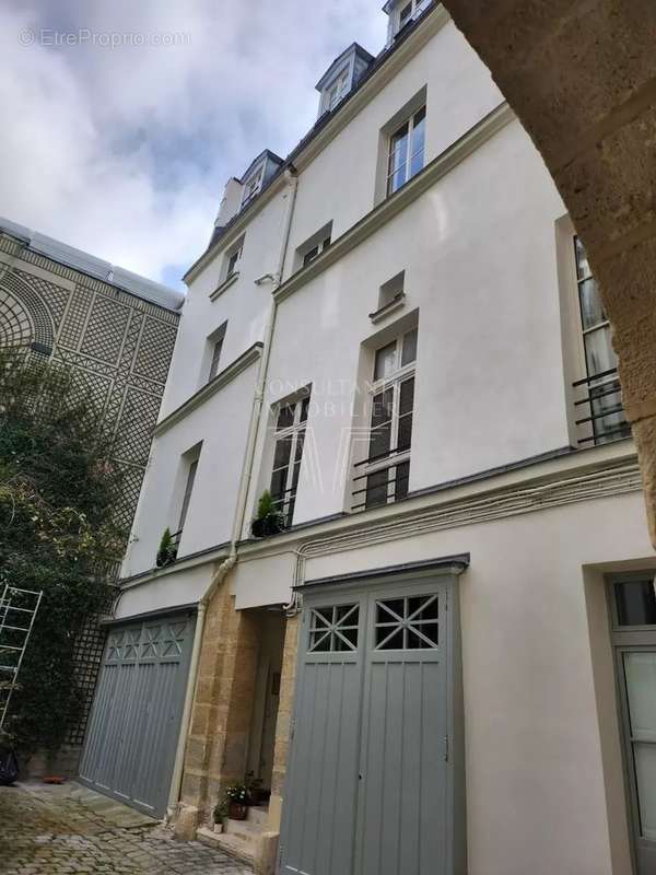 Appartement à PARIS-7E