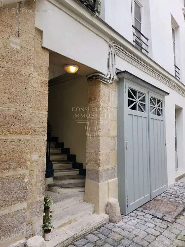 Appartement à PARIS-7E