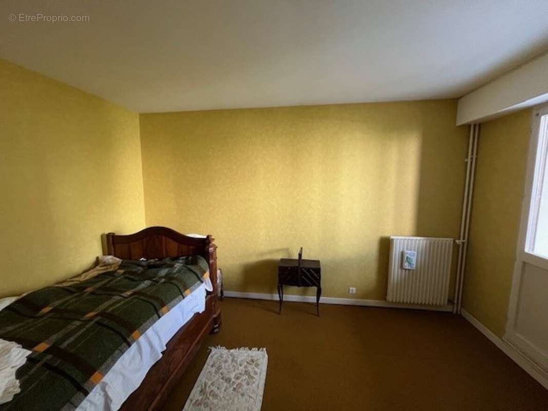 Appartement à PARON