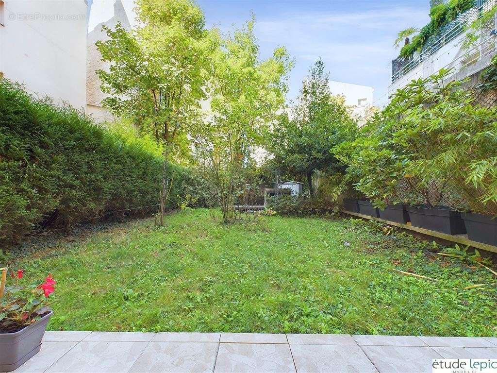 Appartement à PARIS-18E