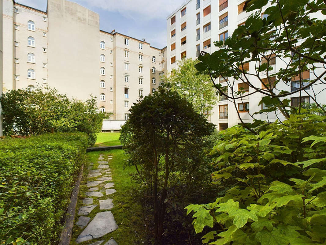 Appartement à PARIS-20E