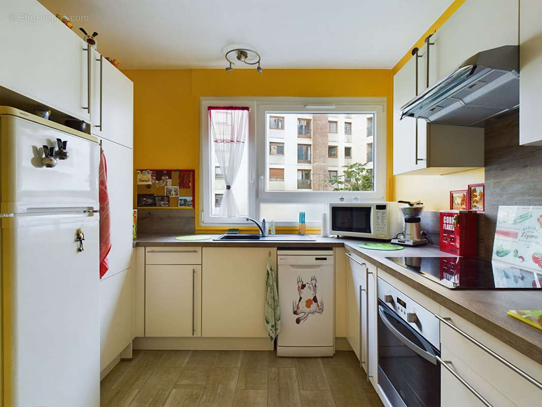 Appartement à PARIS-20E