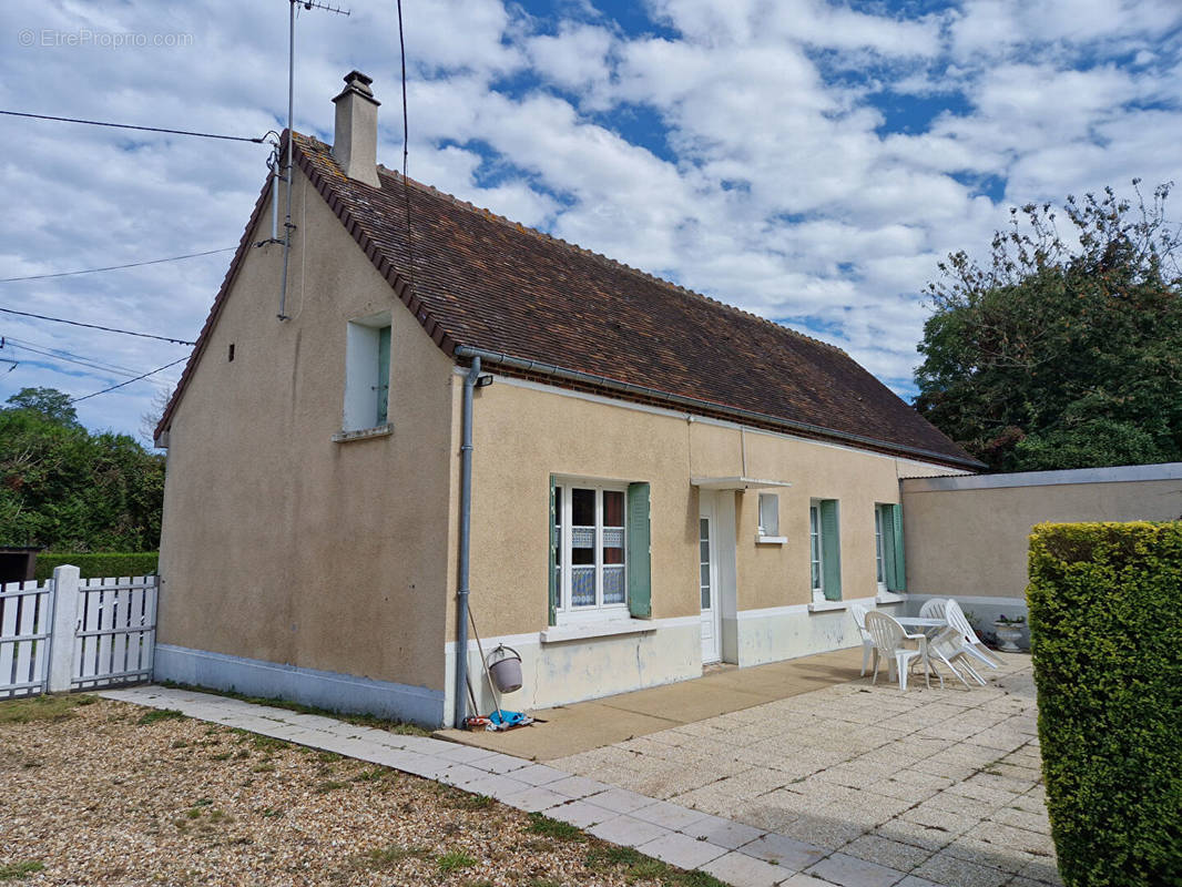 Maison à FONTAINE-SIMON