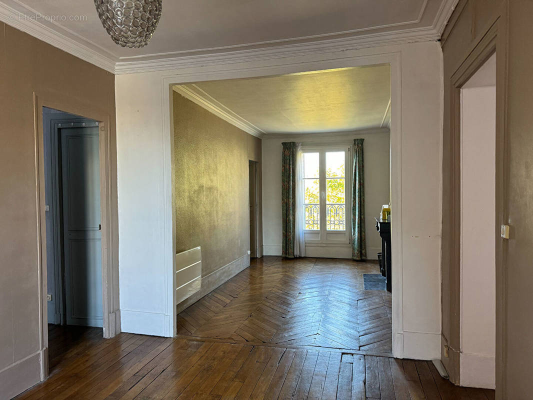 Appartement à PARIS-18E