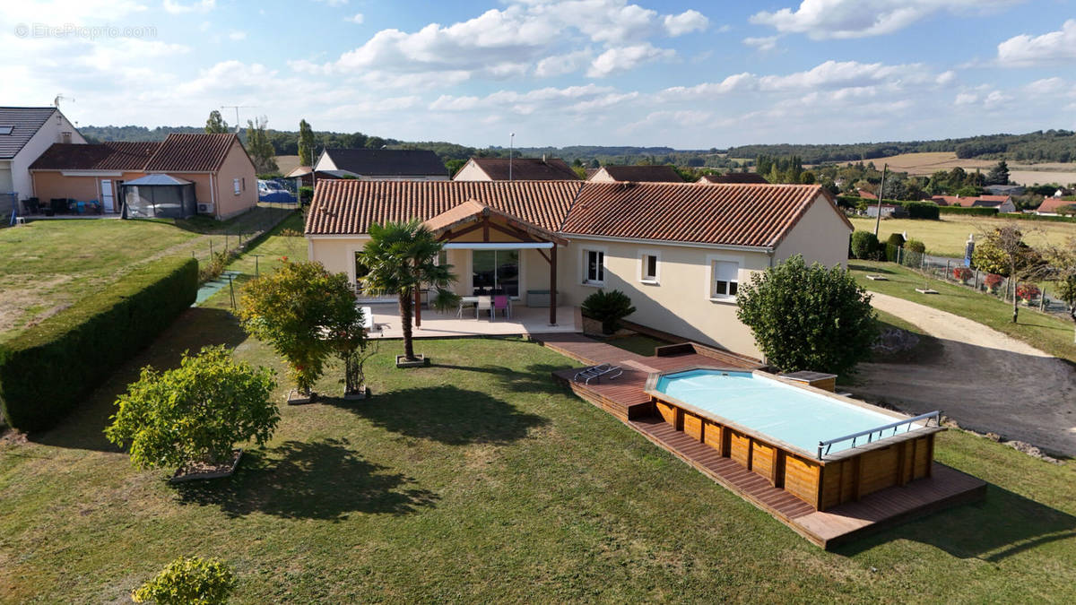 Maison à COUSSAY-LES-BOIS