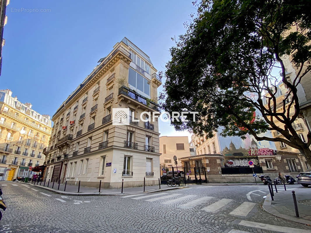 Appartement à PARIS-18E