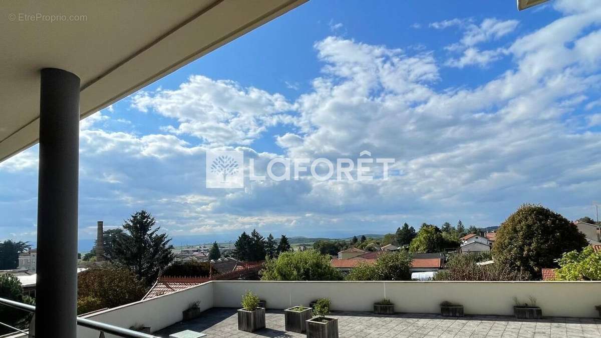 Appartement à CHAZELLES-SUR-LYON