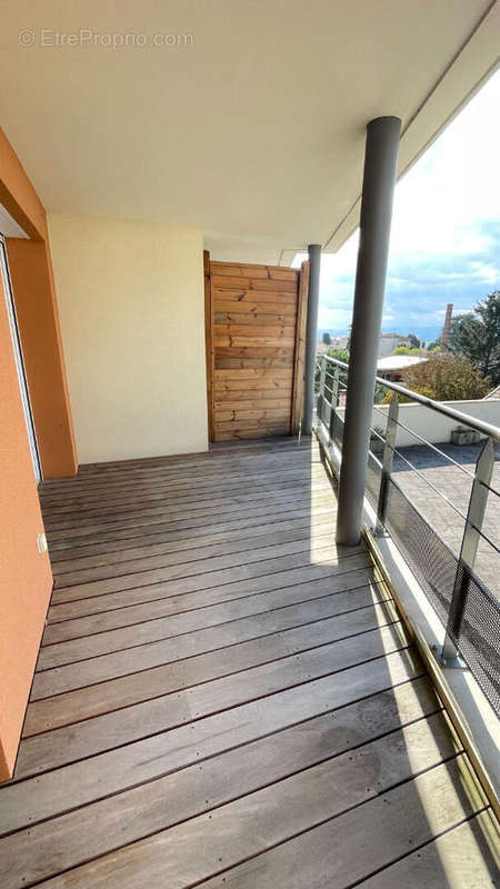 Appartement à CHAZELLES-SUR-LYON