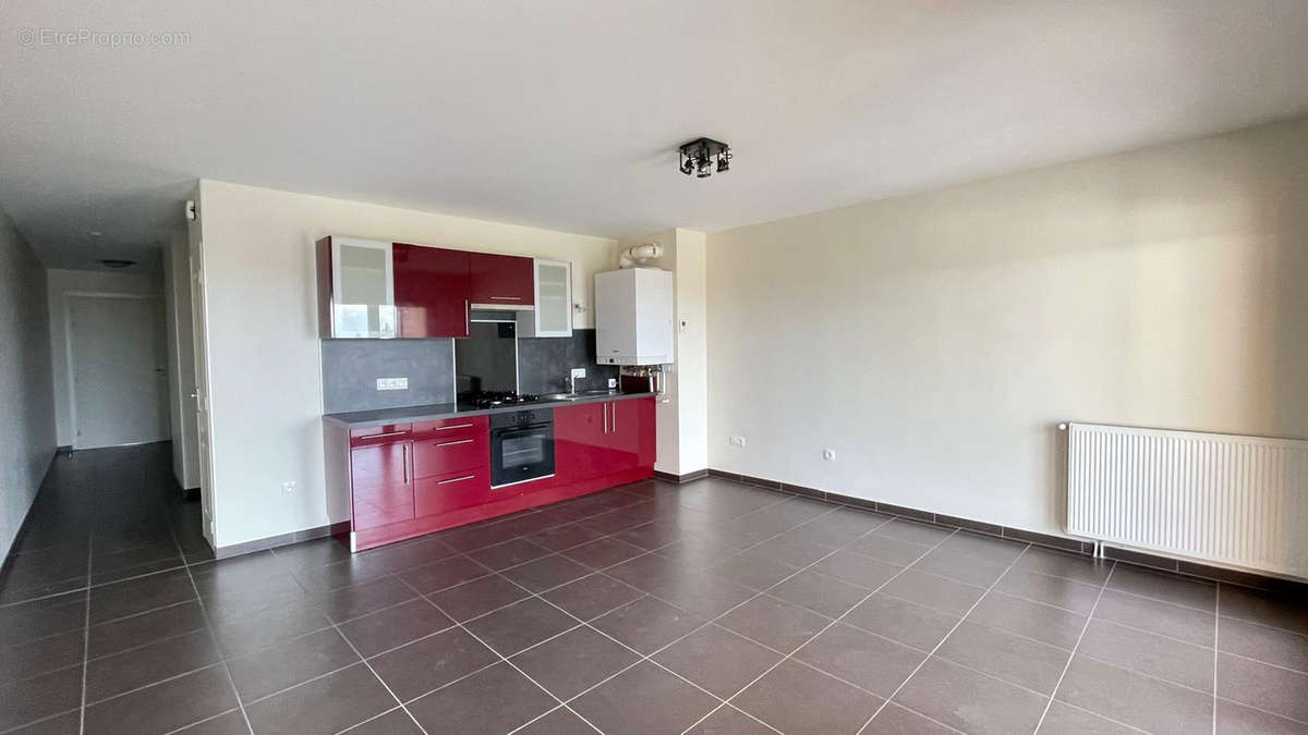 Appartement à CHAZELLES-SUR-LYON