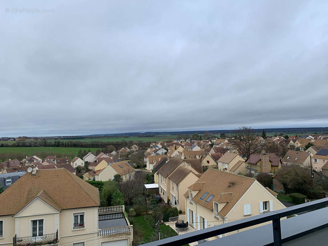 Appartement à FONTENAY-LE-FLEURY