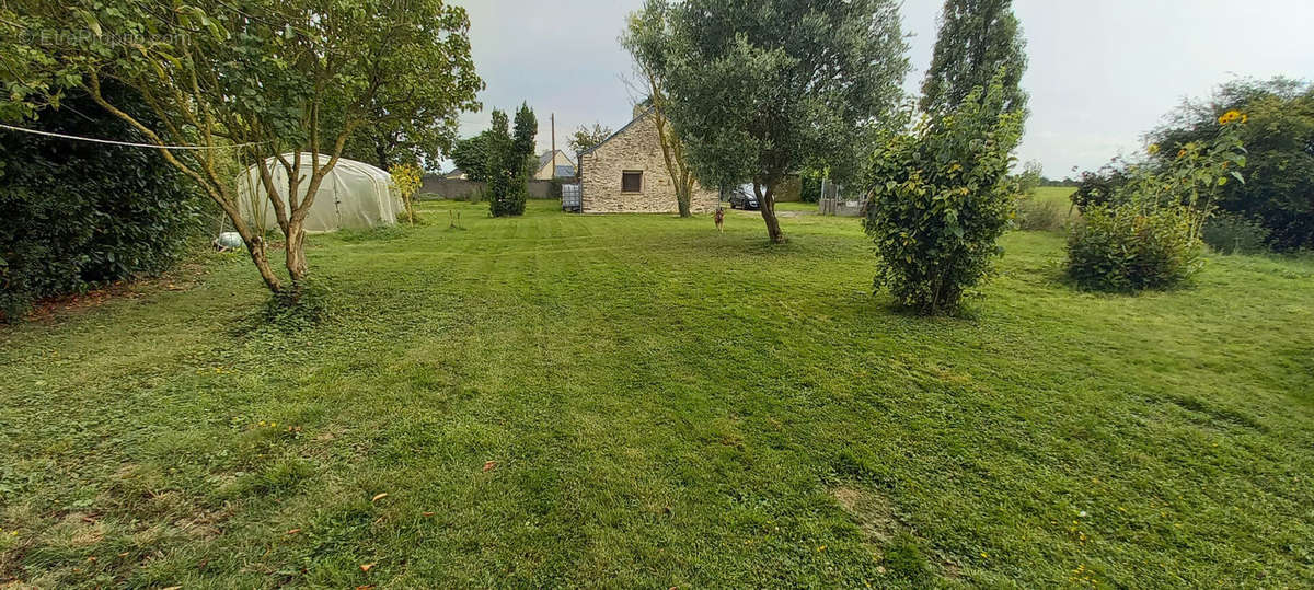 Maison à PETIT-AUVERNE